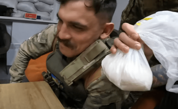 Что за фанаты из Беларуси воюют за Украину: увольнение из Минобороны за видео с травой, игнор родителей за любовь к Путину, флаг России перед унитазом