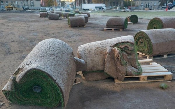 ﻿В Барановичах наконец-то открывают стадион: там пасли верблюдов, Кондратьев негодовал от газона, а после ремонта планировал играть «Рух» (но исчез раньше)