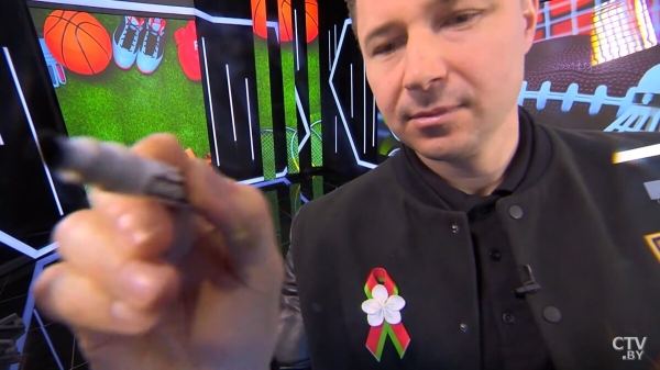 Похоже, гребец не очень в теме хоккея, которым рулит: считает, «Динамо» как никогда хорошо зашло в плей-офф (ага, с 8-го места), и там умело готовят молодежь (да вы что!)