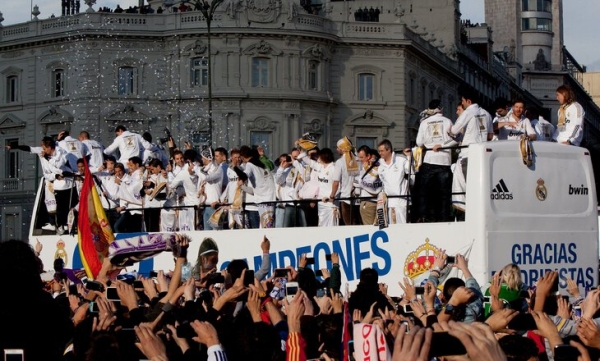 «Реал» досрочно выиграл чемпионат, но был сезон покруче. Моуринью первым выбил 100 очков, оживил Бензема и создал монстра