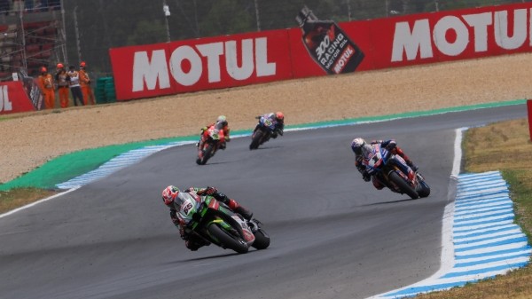 Цікавая прадказальнасць. Сцэнарый этапу сусветнага Супербайка ў Эштарыле быў стандартным, але рэжысура не падвяла