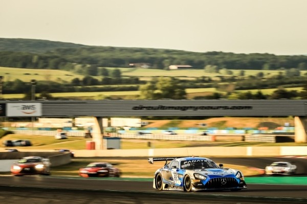 Akkodis ASP – Team WRT, лік 1:1. Абмен ўдарамі на этапе серыі GT World Challenge Europe на трасе Маньі-Кур