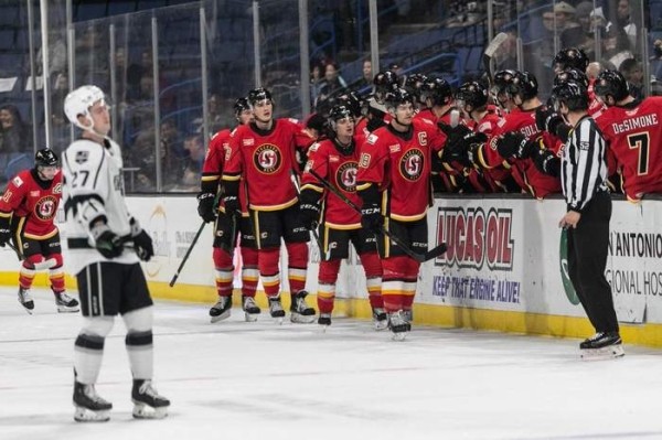Хоккей. Илья Соловьев набрал первый балл в плей-офф АХЛ
Хоккей. Илья Соловьев набрал первый балл в плей-офф АХЛ