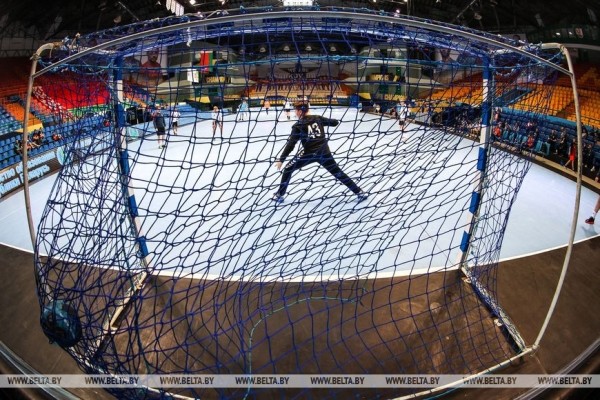 ФОТОФАКТ: Финальный этап соревнований по гандболу "Стремительный мяч" стартовал в Бресте