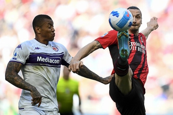 Ибрагимович и единоборства = ❤️ Златан – фанат Мохаммеда Али, имеет черный пояс по тхэквондо и считает, что зажег бы в UFC