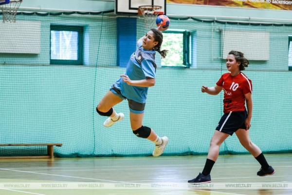 ФОТОФАКТ: Финальный этап соревнований по гандболу "Стремительный мяч" стартовал в Бресте