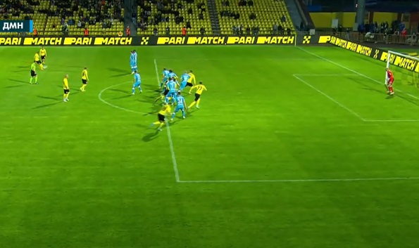 Матч тура заискрил в допвремя: «Шахтеру» дали пенальти, минскому «Динамо» – нет, возникшую потасовку продолжили после игры (боснийца удалили, бразилец бодался) Матч тура заискрил в допвремя: «Шахтеру» дали пенальти, минскому «Динамо» – нет, возникшую потасовку продолжили после игры (боснийца удалили, бразилец бодался)