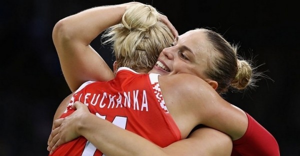 Баскетбол. Трофимова, Хардинг, Марченко — в десятке лучших баскетболисток Беларуси XXI века
Баскетбол. Трофимова, Хардинг, Марченко — в десятке лучших баскетболисток Беларуси XXI века