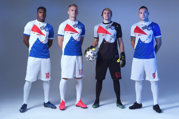 Клубы в Беларуси забили на презентацию новой формы перед сезоном-2022, да и меняли ее не многие &ndash; даже у БАТЭ старый комплект