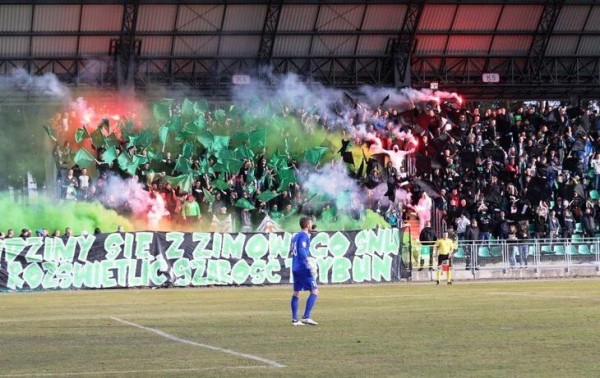 Лишить работы в белфутболе обещал Вергейчик, в Новинках встретил клерка АБФФ, из-за Украины поругался с сестрой. Как тренеру-беларусу живется в Польше