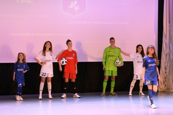 Клубы в Беларуси забили на презентацию новой формы перед сезоном-2022, да и меняли ее не многие &ndash; даже у БАТЭ старый комплект