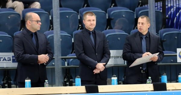 Хоккей.  Андрей Мезин покинул минское "Динамо" и вошел в тренерский штаб "Автомобилиста"
 