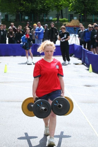 Поднятие бревна и "прогулка фермера". В Минске прошел открытый кубок STRONGMAN STUDENT Поднятие бревна и "прогулка фермера". В Минске прошел открытый кубок STRONGMAN STUDENT