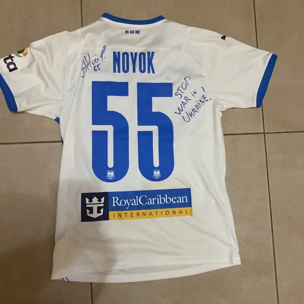 Чемпион Беларуси и друг Милевского близок к тому, чтобы взять титул на Кипре. Но думает он не только о футболе – на Родине происходят страшные вещи