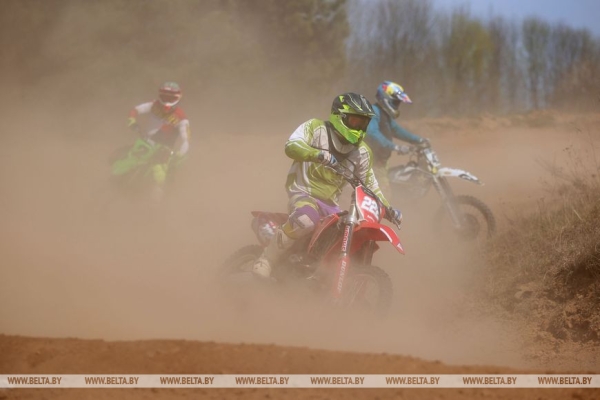 ФОТОФАКТ: Первенство и чемпионат Беларуси по мотокроссу прошли в Лиде