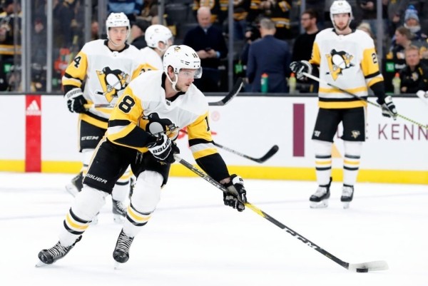 На ЧМ по хоккею сын беларуса набирает очки за сборную США в каждом матче, а ведь недавно от него избавлялись клубы НХЛ, зарплата упала в 5 раз