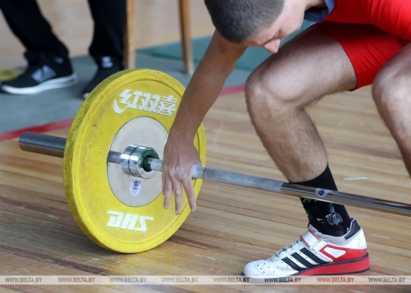 ФОТОФАКТ: Олимпийские дни молодежи по тяжелой атлетике проходят в Гомеле