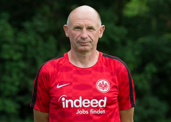 Оказывается, ЛЕ выиграл и украинец! Игорь Симонов играл за «Шахтер», работал на мебельной фабрике, а теперь уже 11 лет – в «Айнтрахте» Оказывается, ЛЕ выиграл и украинец! Игорь Симонов играл за «Шахтер», работал на мебельной фабрике, а теперь уже 11 лет – в «Айнтрахте»