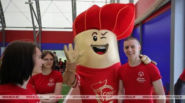 В Лиде назвали призеров республиканского турнира по футболу "Спешиал Олимпикс" В Лиде назвали призеров республиканского турнира по футболу "Спешиал Олимпикс"