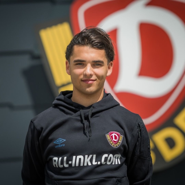 Беларус перешел в культовую команду для ГДР – на нее ходит по 30 тысяч человек даже в Д3, а если надо, клубу быстро собирают большие деньги