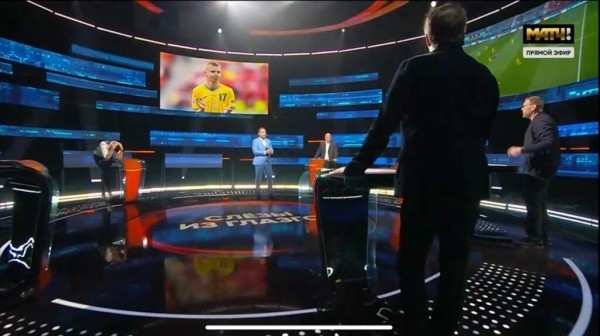 Продолжение дичи на «Матч ТВ». Один из гостей пропагандистской передачи ушел из студии, назвав ведущего свиньей и уродом