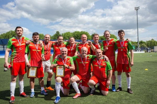 Экс-футболисты сборной, о которых многие позабыли, отметили День России вместе с Басковым и Рутенко. Узнали, чем они сейчас живут