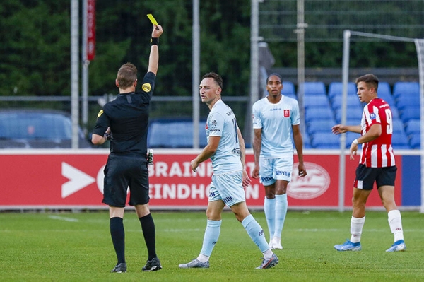 Два тайма по чистых 30 минут, желтая – временное удаление, ауты ногами – это потенциально новые правила футбола в Д2 Нидерландов