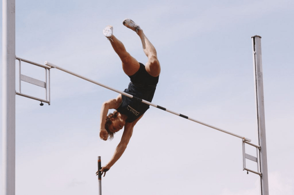 Спортсмены из Беларуси теряют сотни и тысячи долларов из-за международного бана (но они не в обиде, конечно). Показываем на примере легкой атлетики