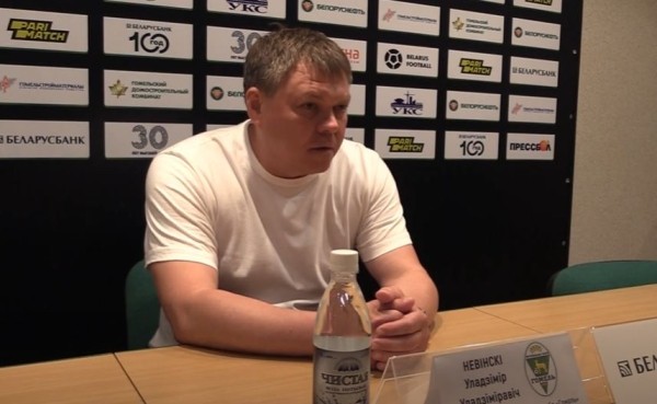 Футбол.  Владимир Невинский: и в тренировках, и в играх стараемся шлифовать моменты. То есть не отбиваться любым способом, а создавать
 