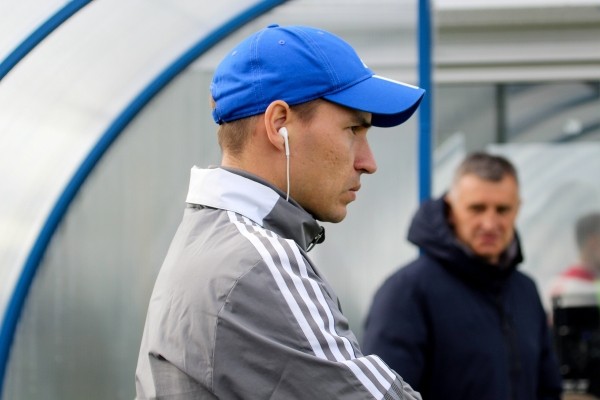 Как суперзакрытый тренер, чьего сына обвинили в посадке Протасевича, сделал неожиданных лидеров ЧБ – матчами управляет с трибун, иерархия клуба не та, что на бумаге Как суперзакрытый тренер, чьего сына обвинили в посадке Протасевича, сделал неожиданных лидеров ЧБ – матчами управляет с трибун, иерархия клуба не та, что на бумаге