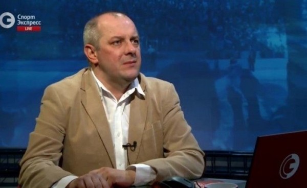 Хоккей.  Алексей Шевченко: пока белорусский клуб без серьезных трансферов. Но, вроде бы, скоро появятся и первые легионеры
  Хоккей.  Алексей Шевченко: пока белорусский клуб без серьезных трансферов. Но, вроде бы, скоро появятся и первые легионеры