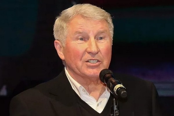 Футбол. Эдуарду Малофееву 2 июня исполнилось 80 лет
Футбол. Эдуарду Малофееву 2 июня исполнилось 80 лет