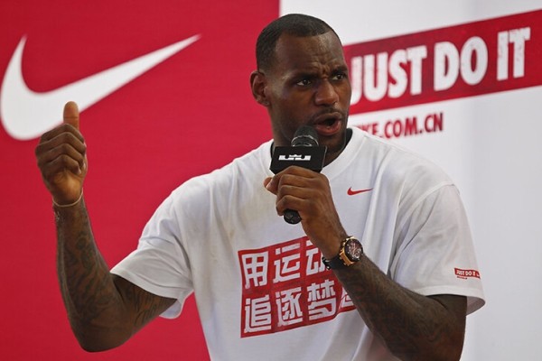 Леброн &ndash; первый игрок НБА, который стал миллиардером по ходу карьеры. Как ему это удалось?