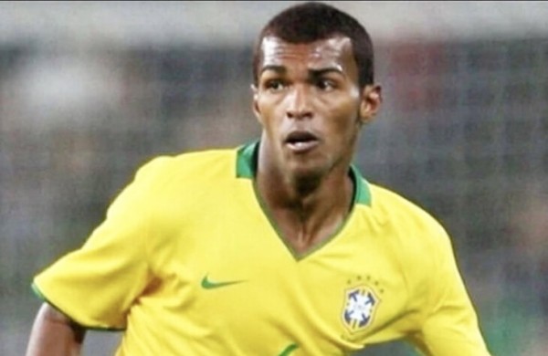 «Я встречался и с мужчиной, и с женщиной. Что с того?» Признание экс-игрока сборной Бразилии 