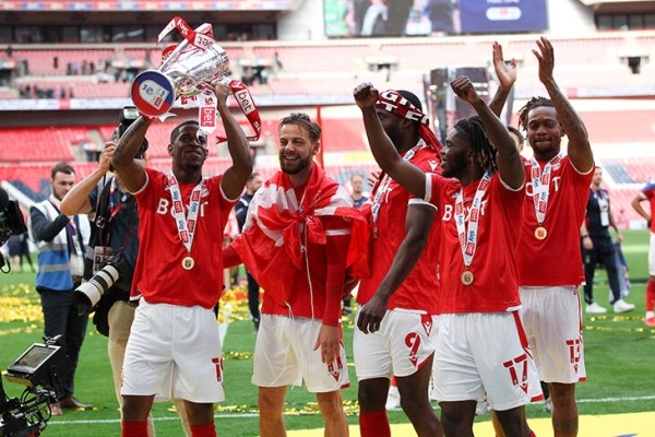 От богача-карикатуры из Кувейта до огромного грека, которого обвиняли в наркотрафике: большая история «Ноттингем Форест» От богача-карикатуры из Кувейта до огромного грека, которого обвиняли в наркотрафике: большая история «Ноттингем Форест»