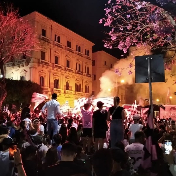 Клуб, открывший Дибалу, Кавани и Пасторе, рвется к возвращению в итальянскую элиту. Накануне вышли в Серию B при 36 тысячах болельщиков