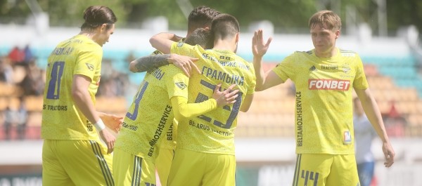 Михайлов сделал из БАТЭ лучшую команду на старте сезона, но дальше могут быть проблемы: состав слишком мал, конфликт с Умаровым не разрешить Михайлов сделал из БАТЭ лучшую команду на старте сезона, но дальше могут быть проблемы: состав слишком мал, конфликт с Умаровым не разрешить