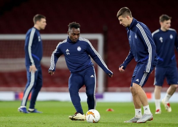 Сейчас в БАТЭ ну очень много (по меркам Борисова) чернокожих игроков: а ведь недавно одного убрали и вообще у африканцев в клубе мало что получалось Сейчас в БАТЭ ну очень много (по меркам Борисова) чернокожих игроков: а ведь недавно одного убрали и вообще у африканцев в клубе мало что получалось