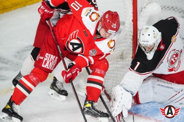 Хоккей. КХЛ. Василий Филяев продлил контракт с "Автомобилистом"
Хоккей. КХЛ. Василий Филяев продлил контракт с "Автомобилистом"