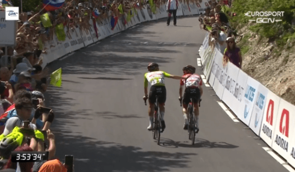 Поляк выиграл в камень-ножницы-бумага и занял первое место в велогонке – все по-честному