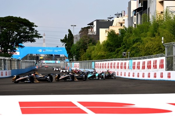 Тактыкай і хуткасцю. Мітчэл Эванс выйграў першы электрапрыз Джакарты Тактыкай і хуткасцю. Мітчэл Эванс выйграў першы электрапрыз Джакарты