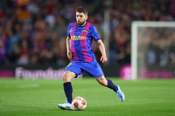 Тактические итоги сезона: упор на один фланг (спасибо «Ливерпулю» и «Барсе»), крайние защитники меняют игру, эпоха Месси и Роналду заканчивается Тактические итоги сезона: упор на один фланг (спасибо «Ливерпулю» и «Барсе»), крайние защитники меняют игру, эпоха Месси и Роналду заканчивается