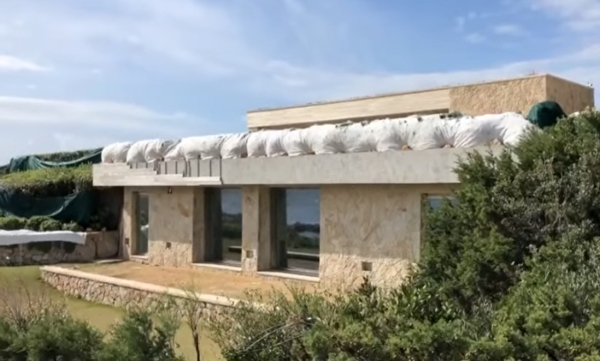 Что за виллу в Италии арестовали у минского миллиардера и его сына (силами отца гонял в «Формуле-1»): $110 млн, 25 комнат, огромный бассейн