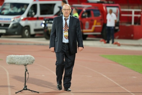 Игроки недовольны Кондратьевым, но в Доме футбола пока не намерены ничего делать (особенно брать вину на себя) – разве что дадут пинка свыше