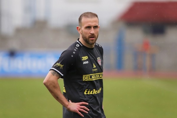 Стасевич снова без клуба: в Беларуси попал в опалу Минспорта, а накануне войны уехал в Россию к тренеру Калачеву, где не попадал в ворота (и вообще показал немного)