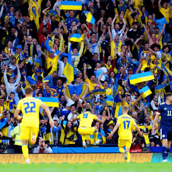 Футбол. ЧМ-2022. Сборная Украины одолела шотландцев в стыковом матче и сразится с командой Уэльса
Футбол. ЧМ-2022. Сборная Украины одолела шотландцев в стыковом матче и сразится с командой Уэльса