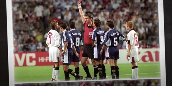 &laquo;После удаления рыдал без остановки&raquo;. Бекхэм вспомнил Аргентину-98, поддержку Фергюсона и выбрал любимый гол (не с центра поля!)