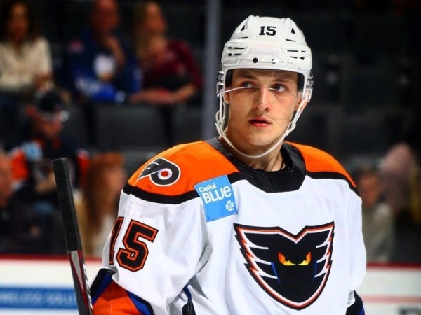 Гендырэктар «Дынама» забяспечыў выдатныя ўмовы для двух сыноў – клуб ад гэтага не атрымаў фактычна нiчога, акрамя страт Гендырэктар «Дынама» забяспечыў выдатныя ўмовы для двух сыноў – клуб ад гэтага не атрымаў фактычна нiчога, акрамя страт