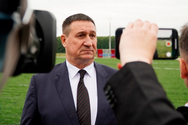 Футбол.  Владимир Базанов: всех прошу поддерживать нашу сборную. Все будет нормально. Хорошо, что мы еще играем
 