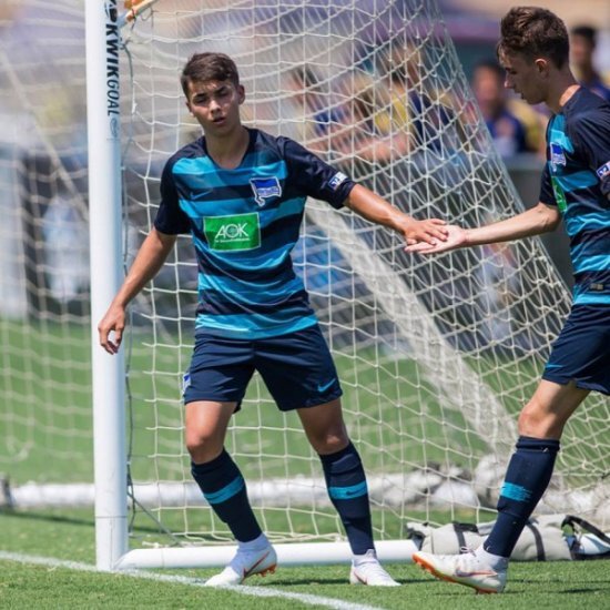 Вот как строят карьеру беларусы, которых учили футболу за рубежом: подписант за Лукашенко из школы «Ромы», вратарь академии «Милана», парень из «Герты» в Д3 Германии Вот как строят карьеру беларусы, которых учили футболу за рубежом: подписант за Лукашенко из школы «Ромы», вратарь академии «Милана», парень из «Герты» в Д3 Германии